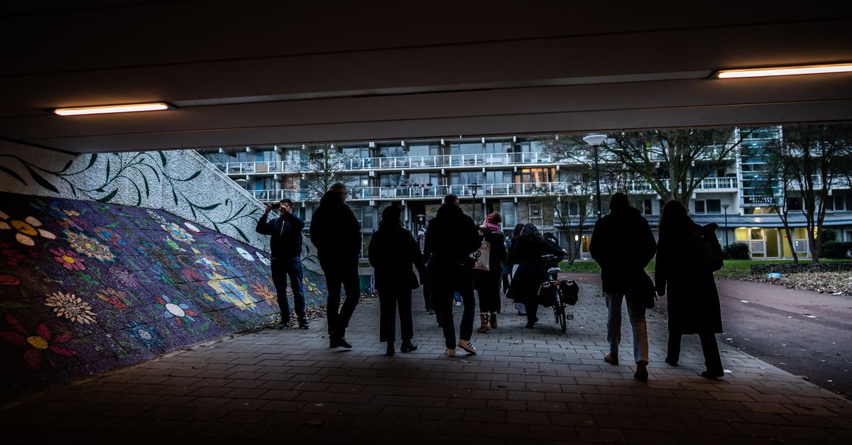 Amsterdam face percheziții preventive în Zuidoost după violența cu arme